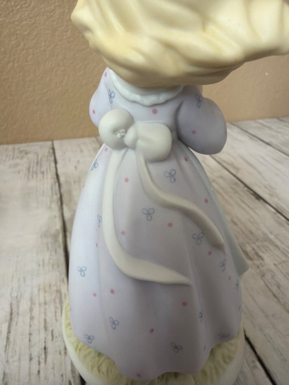 Precious Moments 2001 Nearer to the Heart of God Figurine #890731 - No Box/COA - Picture 14 of 14